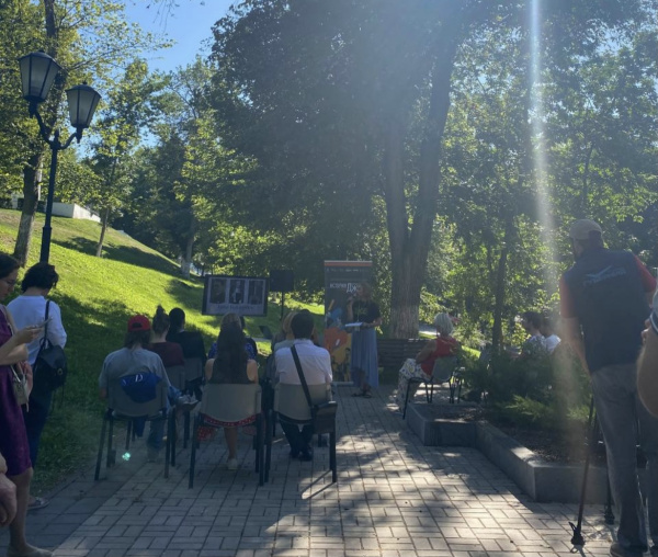 Ярко. Весело. Музыкально: в Струковском саду началась выставка "История отечественного джаза в Самаре"