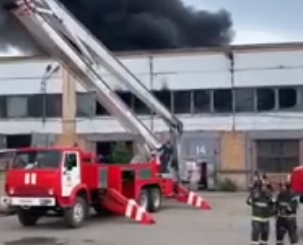 В Тольятти сгорел склад автомобильных ковров