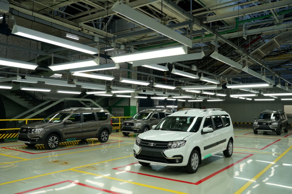 Минпромторг РФ обновил список рекомендуемых авто для госслужащих