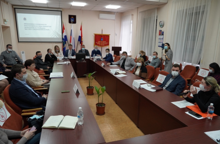 Министр Евгений Чудаев представил дольщикам дорожную карту строительства дома на Садовой/Вилоновской