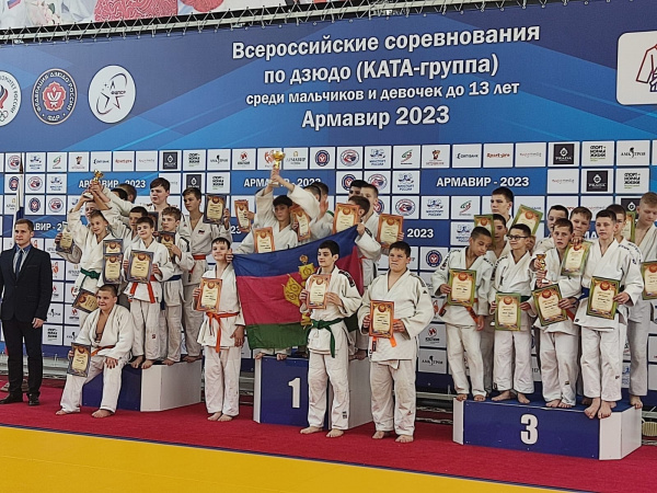 Юные дзюдоисты Самарской области взяли медали в составе сборной ПФО