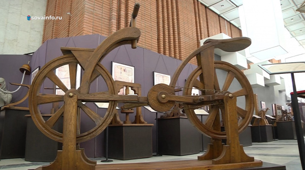 Водолазный костюм, домкрат и прожектор: самарцам показали изобретения Леонардо да Винчи