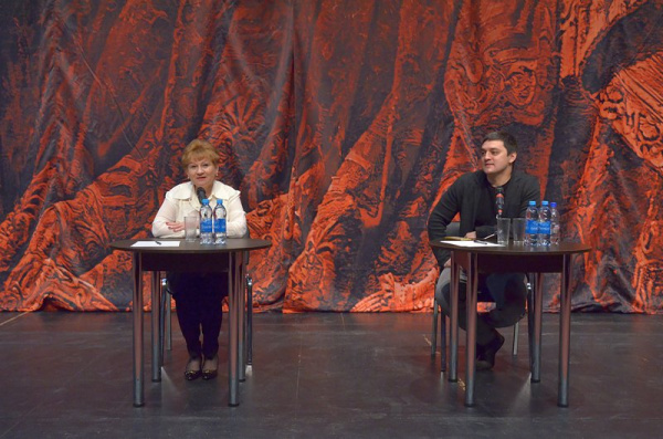 Режиссер Денис Хуснияров стал художественным руководителем "СамАрта" 