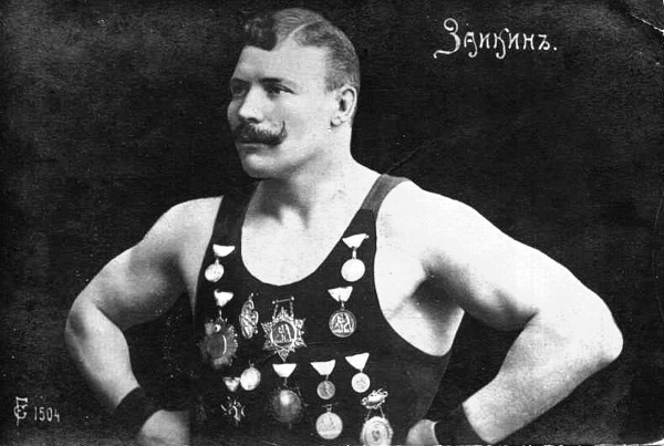  "Король железа" и "Капитан воздуха": история волжского богатыря Ивана Заикина