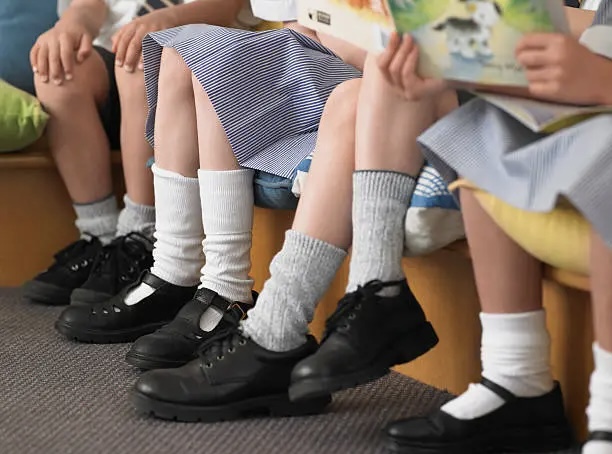 Эксперты рассказали, как выбрать школьную обувь 