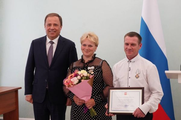 Многодетная семья из Самарской области получила орден Родительская слава