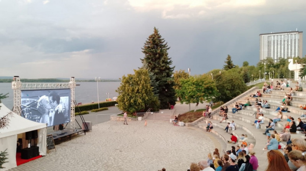 Ни дня без повода: в кинотеатре на набережной пройдут тематические показы