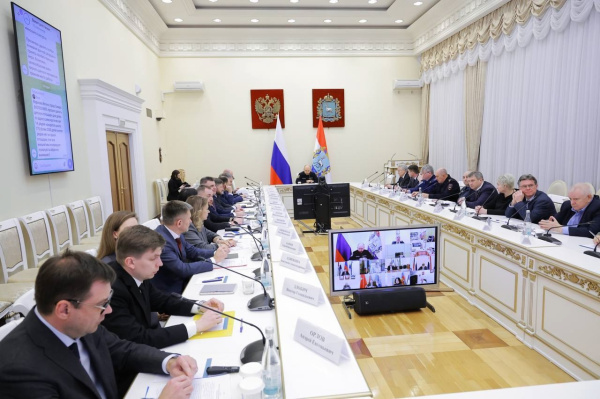 Скорые, ливневки, мусорная реформа: губернатор дал поручения по проблемным направлениям на оперативном совещании в Правительстве