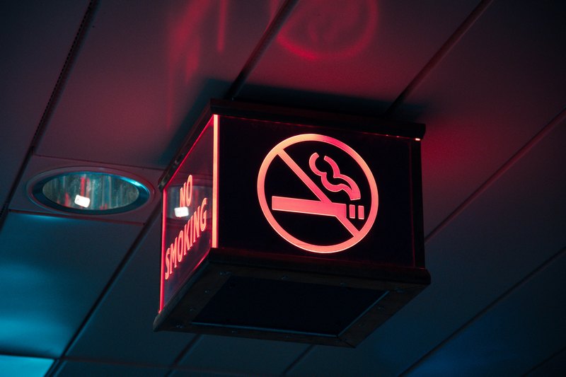 За 40 минут - пачка сигарет: в Роспотребнадзоре рассказали о вреде курения кальяна 