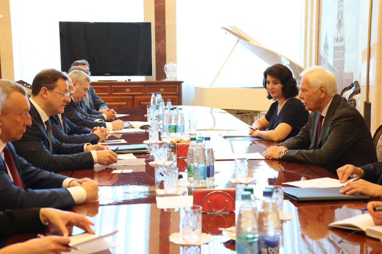 Дмитрий Азаров провел встречу с Чрезвычайным и Полномочным послом России в Республике Беларусь Борисом Грызловым
