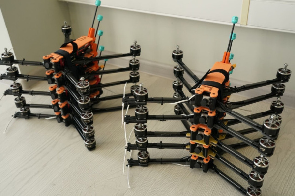 Будущие виртуозы БПЛА: похвистневские школьники учатся управлять дронами