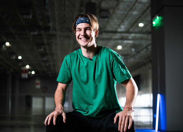 "Еще вчера": звездный самарский блогер Shoma Tos выпустил свой первый трек