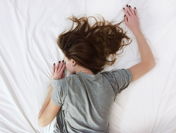 От лишнего веса и вредных привычек: самарские медики рассказали, что нужно знать о здоровом сне