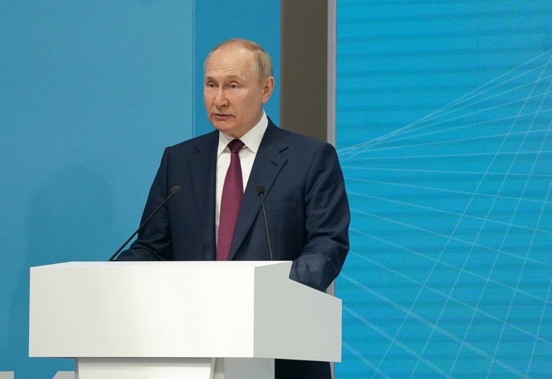 Владимир Путин объявил о намерении повысить президентские стипендии 