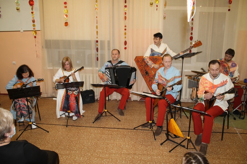 Самарские музыканты показали мастерство чапаевскому зрителю 