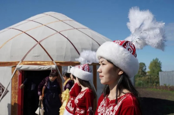 Россияне рассказали о своем отношении к празднованию Дня народного единства