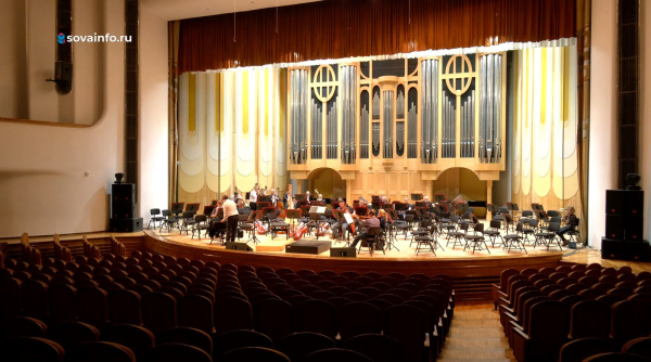 На самарской сцене выступил Национальный филармонический оркестр России с солистами мирового уровня