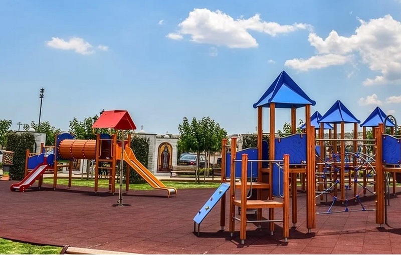 В Сызрани обновляют дворовые территории 