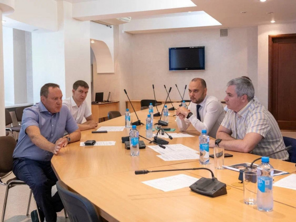 Дмитрий Богданов посетил дизайн-центр микроэлектроники СамГТУ