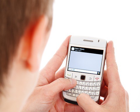 В России выросли продажи кнопочных телефонов, как и цена на них