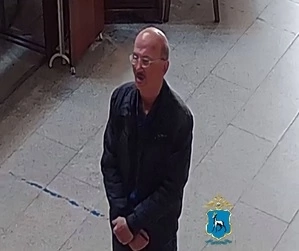 В Самаре полицейские ищут подозреваемого в краже пожертвований прихожан храма 