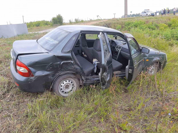 В Самарской области пять пассажиров "Гранты" пострадали в ДТП 