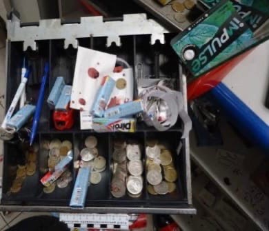 Продавцу изуродовали лицо и отобрали деньги в магазине в Самарской области