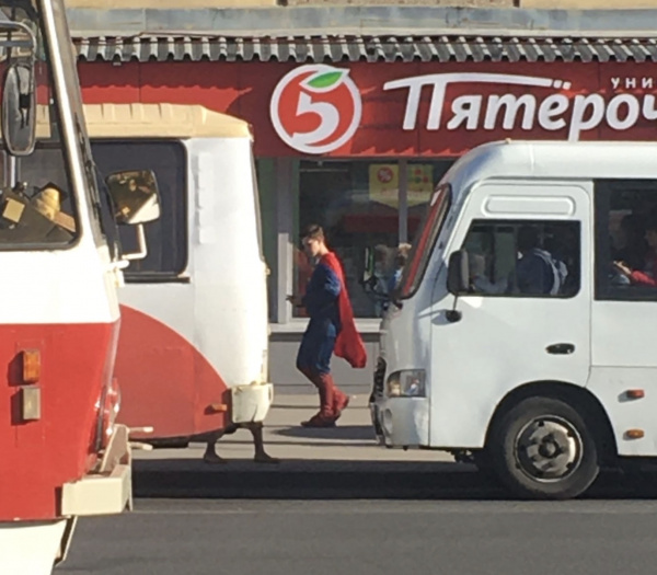 В Самаре на улицах неожиданно появился Супермен 