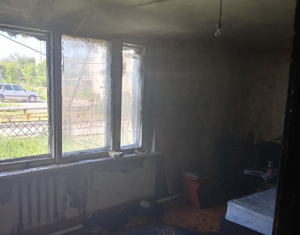 В Хворостянском районе пожарные спасли дом от огня