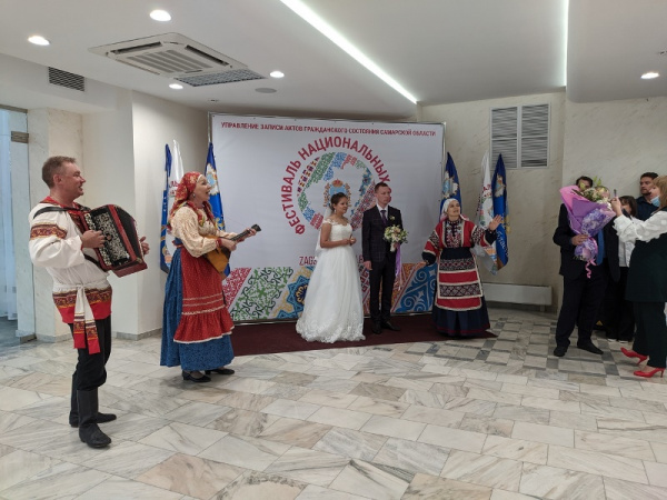 В Самарской области проходит фестиваль национальный свадеб