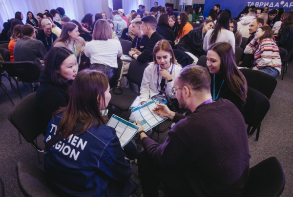 Крымская весна: самарские амбассадоры рассказали об участии в Академии "Меганом" форума "Таврида.АРТ"