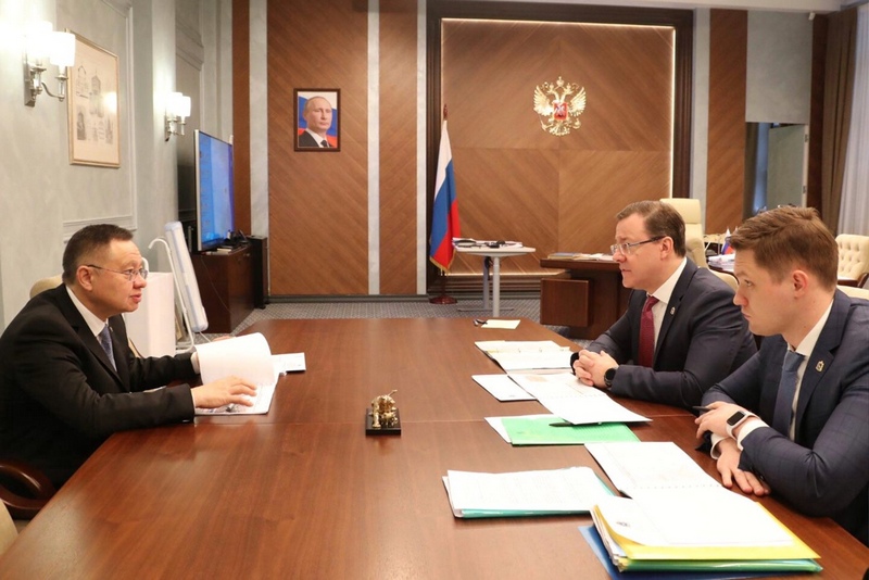 Губернатор Самарской области и министр строительства РФ обсудили планы на 2021 год