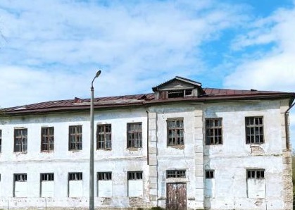 В Хворостянском районе прокуратура добилась сноса аварийного здания школы