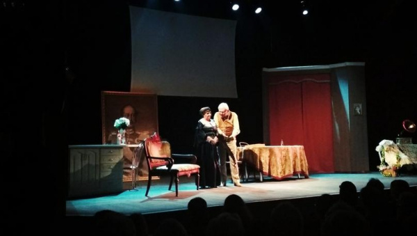 50 лет на сцене: в "Самарской площади" прошел бенефис Людмилы Суворкиной