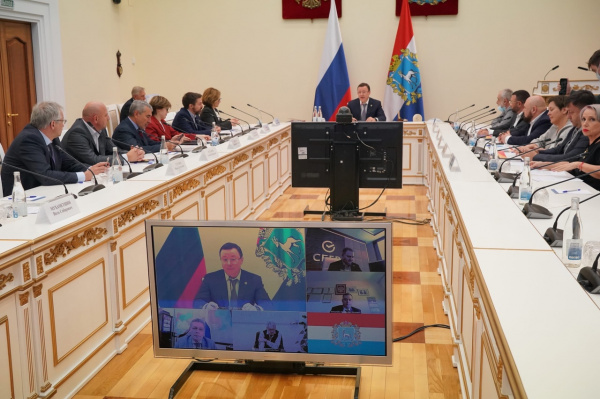 Дмитрий Азаров провел первое заседание Попечительского совета филиала Государственной Третьяковской галереи в Самаре