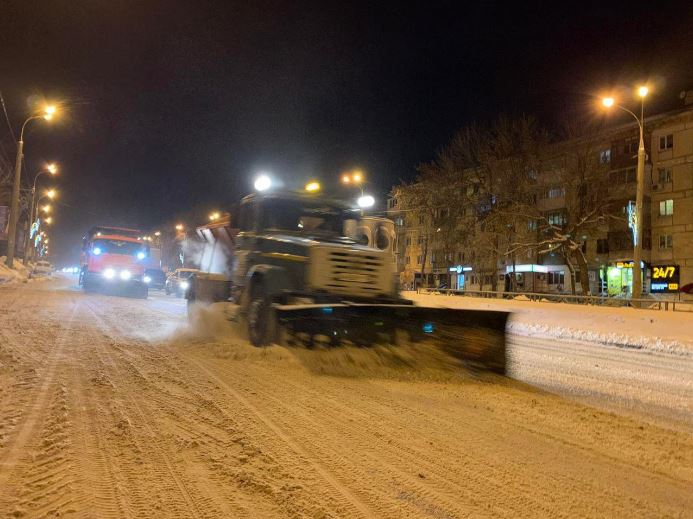 В Самаре в ночную смену на улицы выведут свыше 300 снегоуборочных машин
