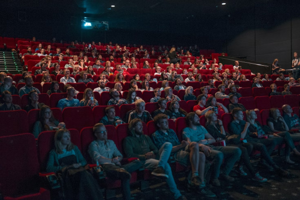 Кинотеатры Самары и Оренбурга показывают голливудские новинки в рамках предсеансового обслуживания
