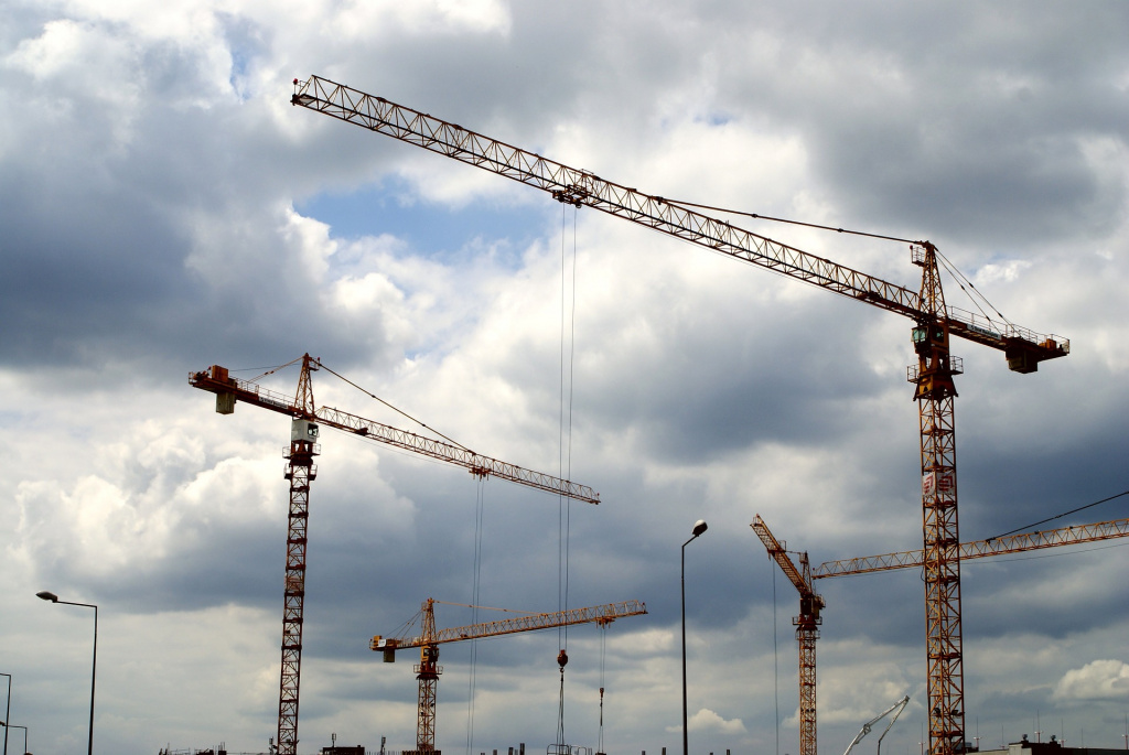 construction-crane-1329109_1920.jpg