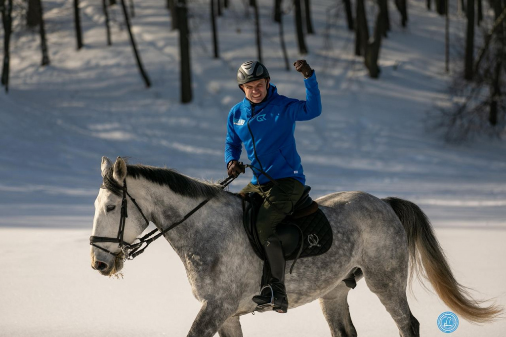 Илья Фролов конь.jpg