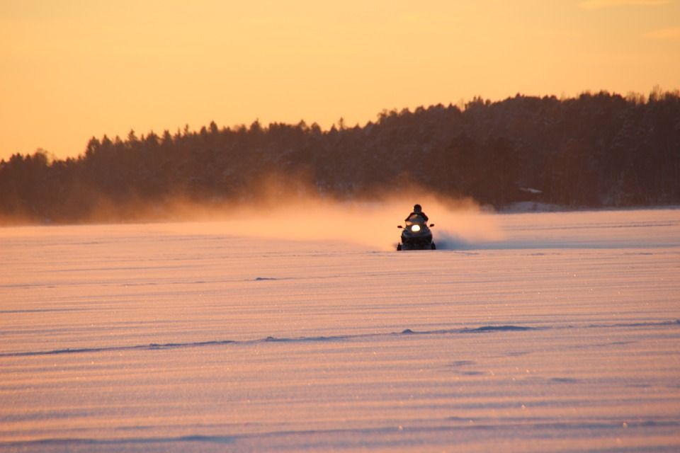 snowmobile-3923587_960_720.jpg