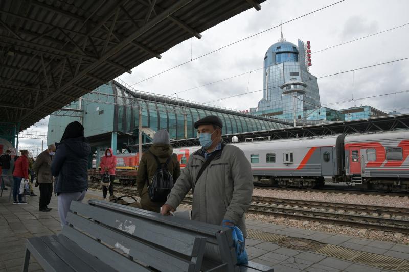 В России COVID-19 обнаружили еще у 24 715 пациентов