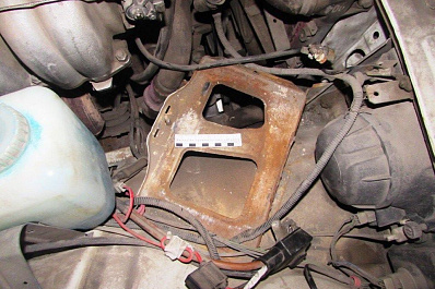 Трое жителей Самарской области впридачу к слитому бензину украли автомагнитолу