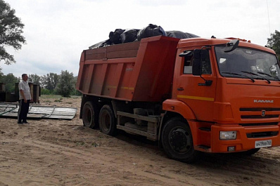 Одно из самых популярных мест отдыха - Проран - освободили от мусора