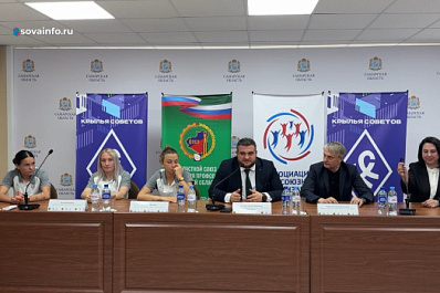 Игроки женских "Крыльев Советов" встретились со студентами