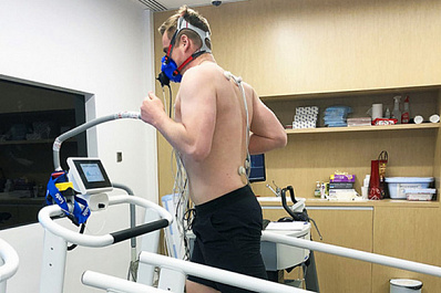 Нападающий "Крыльев Советов" Сергей Корниленко возвращается на поле