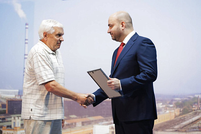 Глава Самарской области поздравил заводчан с Днем металлурга