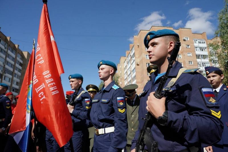 В Сызрани торжественно открыли стелу "Город трудовой доблести"