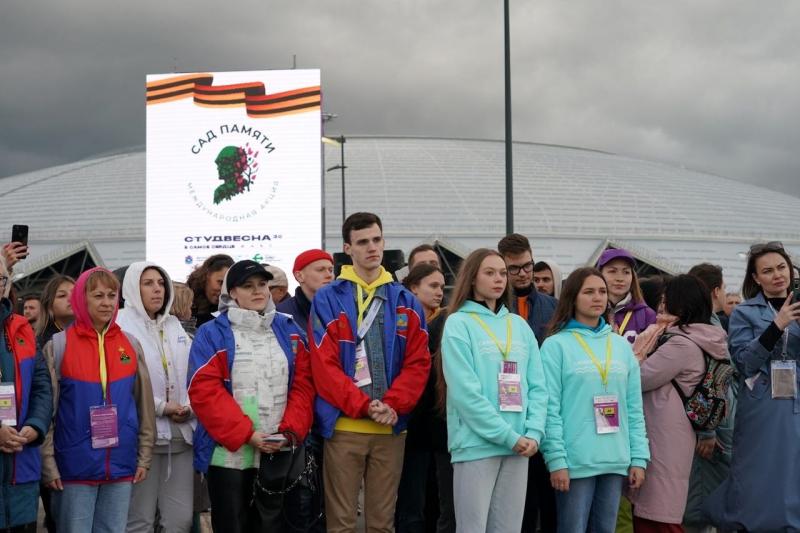В Самаре появилась Аллея "Российской студенческой весны", посвященная памяти героев Великой Отечественной войны