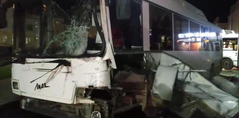 "Отказали тормоза?": самарцы стали свидетелями массовой аварии с автобусом