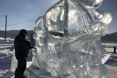 В Ширяеве мастера создали ледяные легенды Жигулей